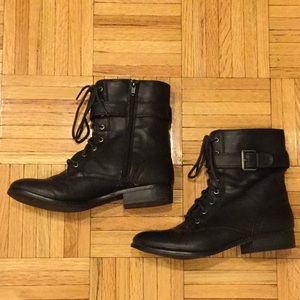 Women combat boots